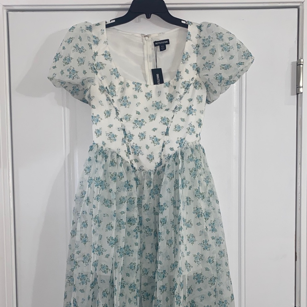 PrettyLittleThing Blue Floral Dress